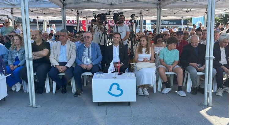 akcay.jpg