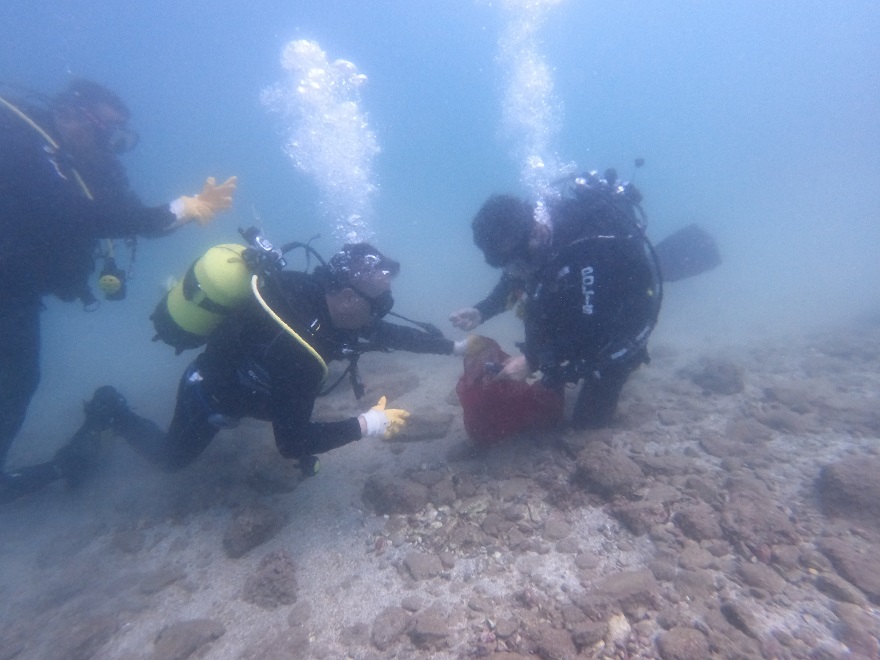 antalya-kaleici-yat-limaninda-deniz-dibi-temizligi-yapildi-2.jpg