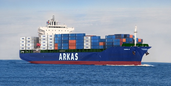arkas-turkiyenin-en-buyuk-konteyner-gemisi-emma-a.jpg