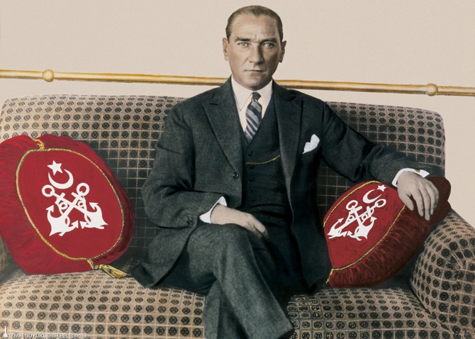 ataturk-ve-cumhuriyet-gemileri-sergisi-3.jpg