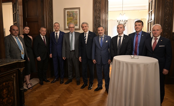 atina-buyukelci-dto-1.jpg