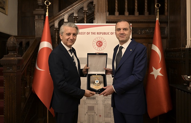 atina-buyukelci-dto.jpg