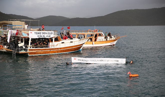 bodrumda-deniz-dibi-ve-kiyi-temizliginde-yaklasik-15-ton-atik-toplandi-2.jpg