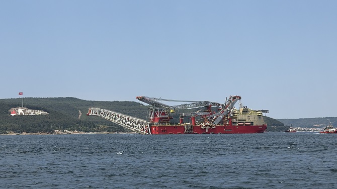 dev-boru-doseme-gemisi-jsd6000-canakkale-bogazindan-gecti-1.jpg