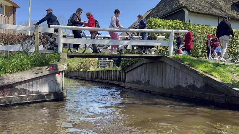 hollandanin-venediki-giethoorn-2-002.jpg