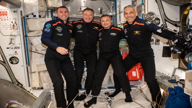ilk-turk-astronot-gezeravci-2.jpg