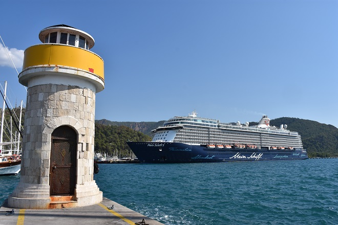 mein-schiff-5-in-rotasi-israil-yerine-marmaris-oldu-1.jpg