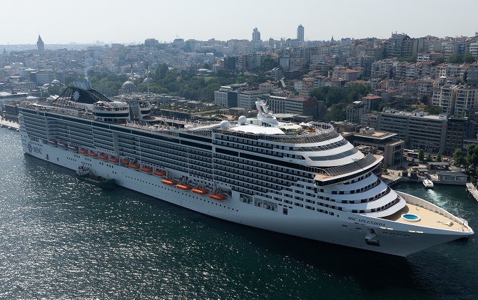 msc-splendida-gemisi-istanbul-hareketli-turlari-icin-seferlerine-basladi-1.jpg