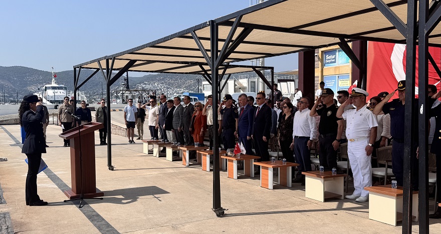 sehit-komiser-ekrem-uyar-kontrol-botu-denize-indirildi-1.jpg