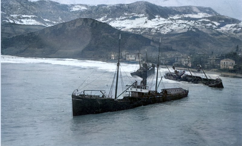 t-1931-karayel-firtinasinda-amasrada-karaya-dusen-gemiler.jpg