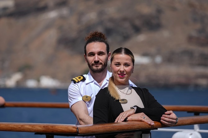 tanisip-evlendikleri-gemiler-hem-is-yerleri-hem-evleri-oldu-001.jpg