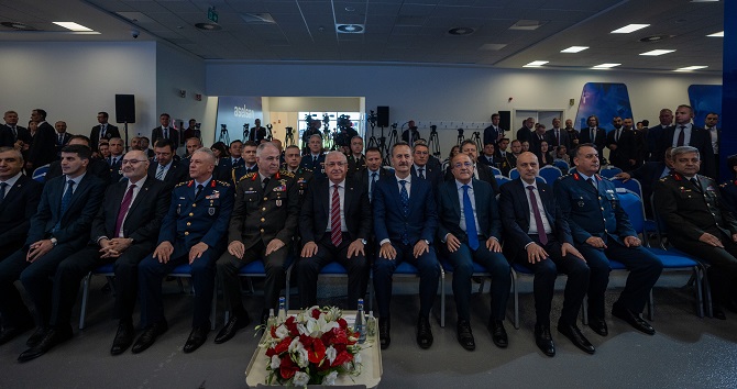 yerli-ve-milli-erken-ihbar-radar-sistemlerinin-ilk-teslimati-yapildi-1.jpg